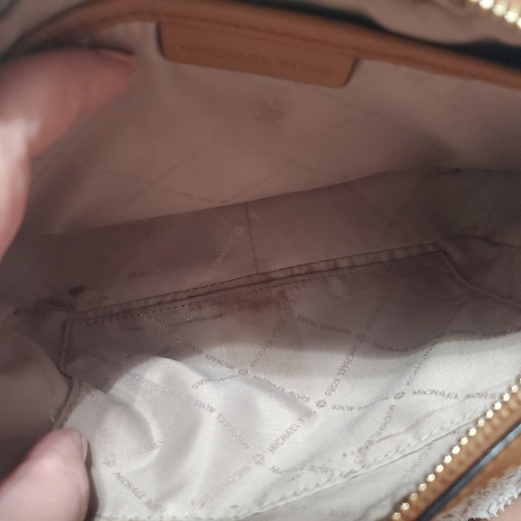 Michael Kors crossbody purse and wallet. Open to offers - Picture 6 of 8